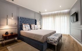Azor Central Lodge